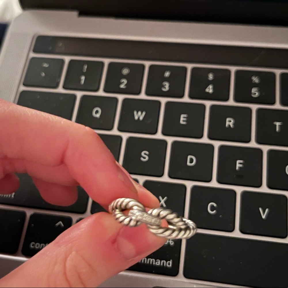 Never wore this ring I lost the receipt and wasn’t able to return it